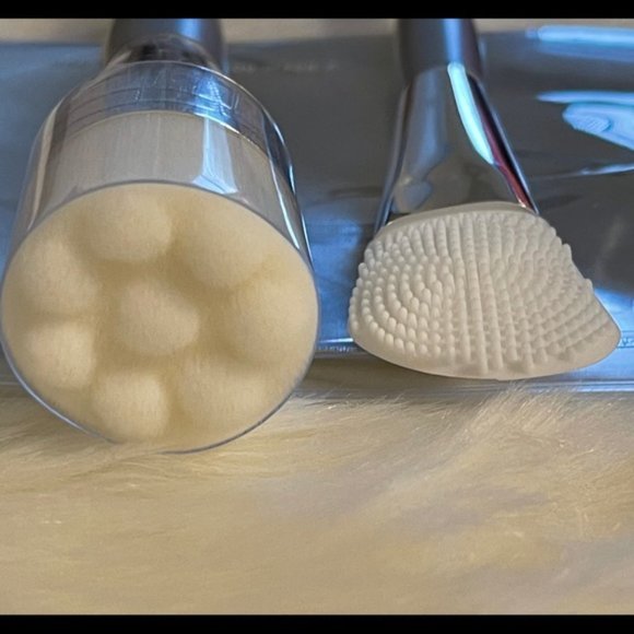 Cosmedix Skincare Brush Set - Picture 9 of 9